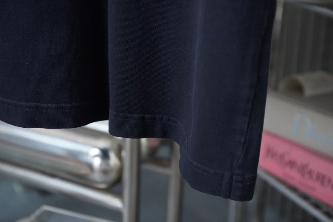 🅿️210 Ch*ome Hearte 25SS early spring new style Three-dimensional sponge thick version Chloë Hearte logo short sleeves Light luxury essential item for daily commuting for men and women Correct version Welcome to compare Detailed features · 320g 100% pure cotton double yarn jersey fabric · Custom dyed in the same vat with special thickened 32 count double-ply 1X1 thread · Three-dimensional sponge thick version Chloé Hearte logo printing · Ready-to-wear dyeing Then do the faded fried snowflake process, then wash it to make it look old · General washing to improve the effect · Double-needle stitching and cross-stitch process · Original main mark, washed tag, brand moisture-proof paper packaging Color: white/black/green/blue Size: S/M/L/XL